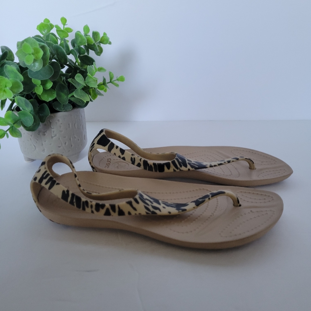 Crocs Animal Print Thong Sandals, Size 4